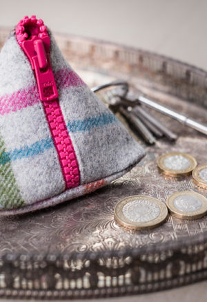 tweed pyramid coin purse