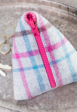 tweed pyramid purse