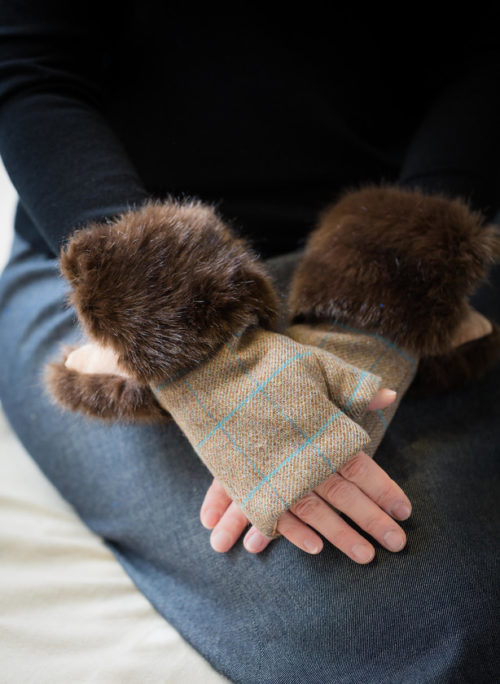 fingerless gloves brown check