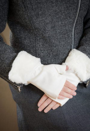 Fingerless gloves winter white