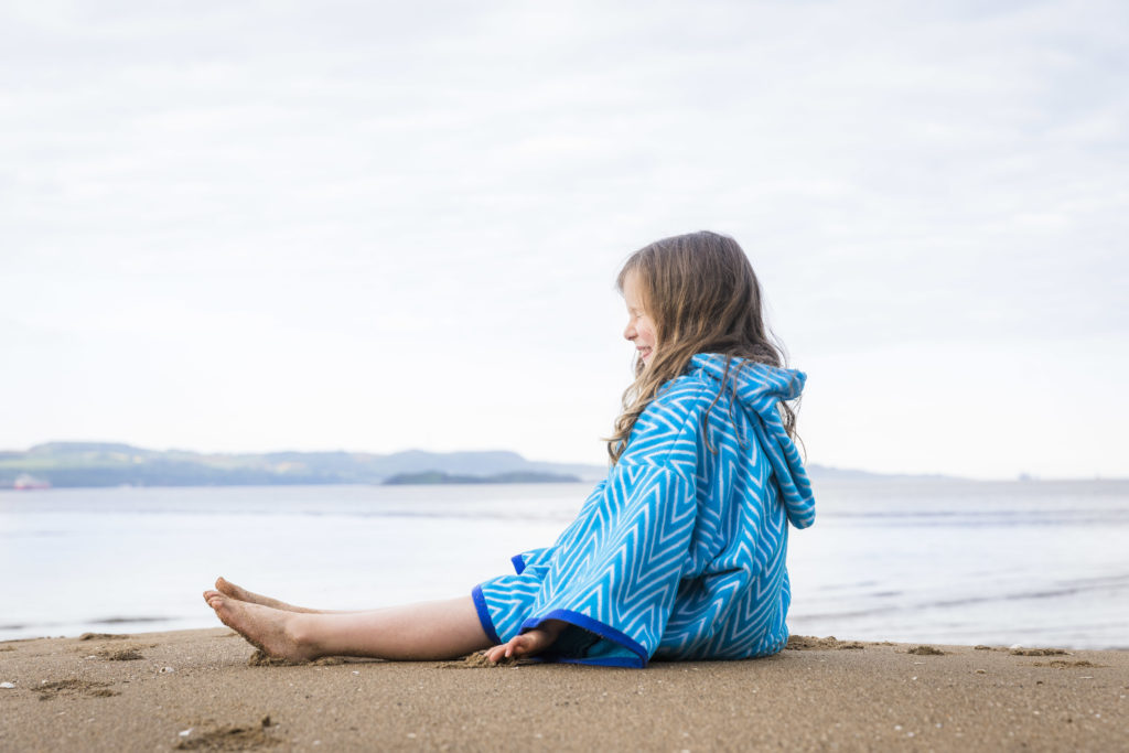 beach poncho in blues