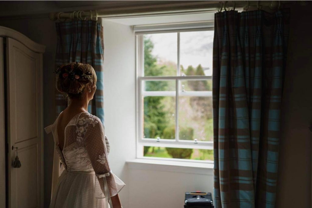 bride prep beautiful scottish bride