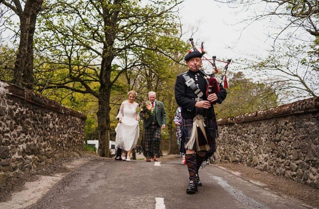 bride and back pipes